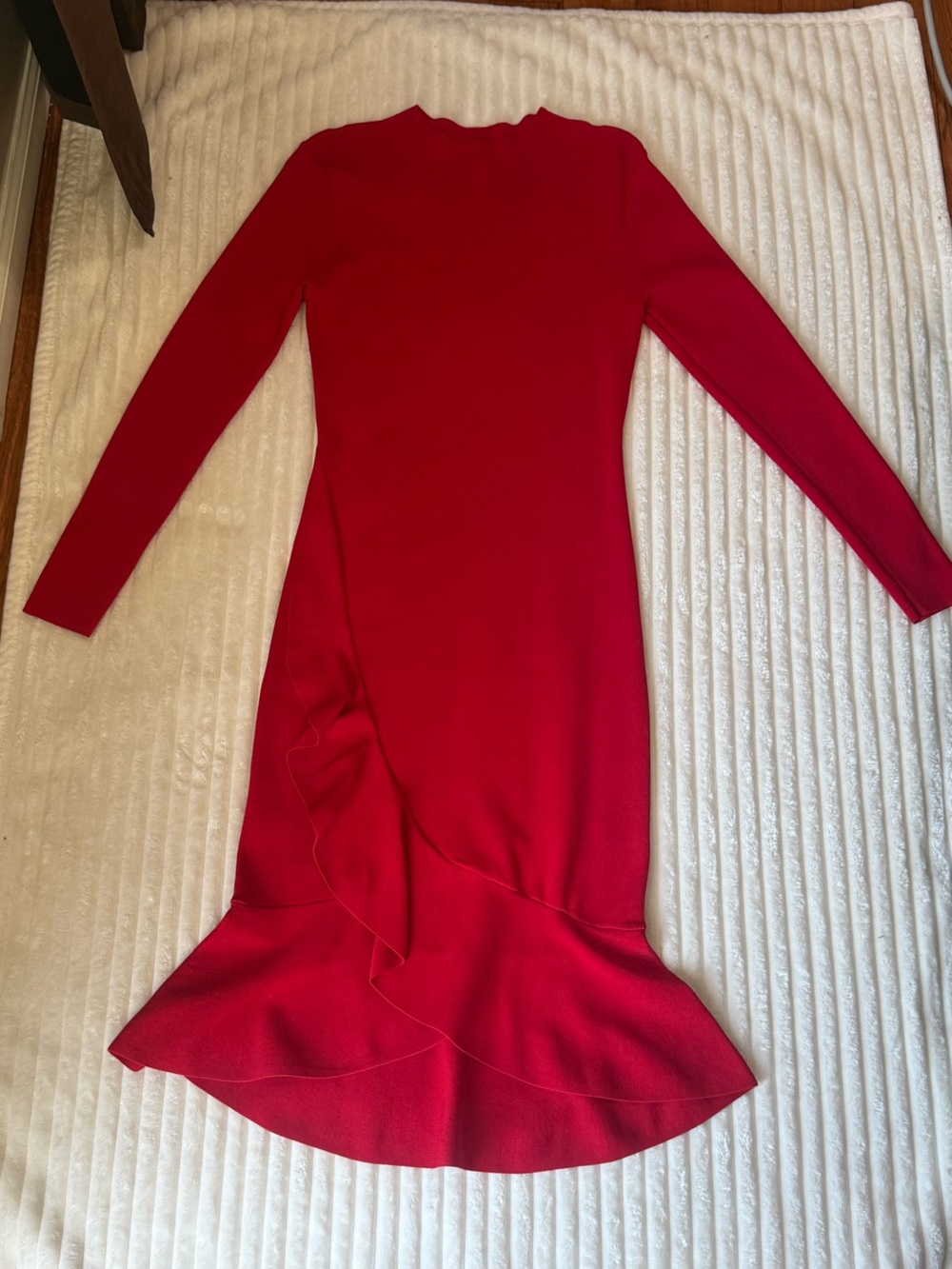 Gianni Bini Red Long Sleeve Ruffle-Hem Dress